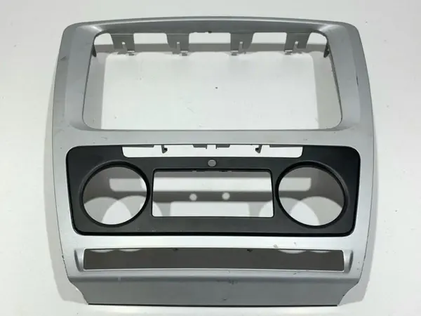 Rama / ornament climatronic si radio cd 1Z0858069BK Volkswagen Golf 6 (2008-2013)