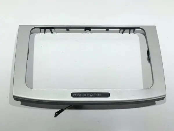 Rama / ornament navigatie Volkswagen Passat B6 3C (2005-2010)