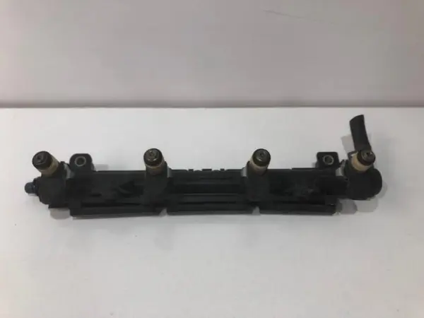 Rampa injectie 036133319ae Volkswagen Golf 4 (1997-2005) 1.4 benzina