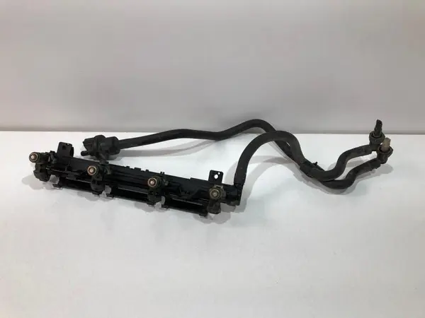 Rampa injectie 036971824A Seat Altea (2004-2009) 1.4 benzina