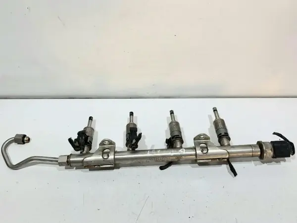 Rampa injectie 04E133320D Skoda Superb 3 (2015-2019) 1.2 tsi; 1.4 tsi CYVB; CZD