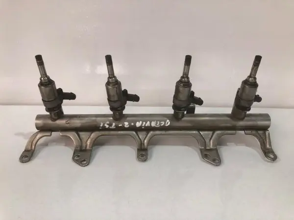 Rampa injectie 06j133317 Audi Q5 (2008-2012) [8R] 1.8 tfsi CDAA