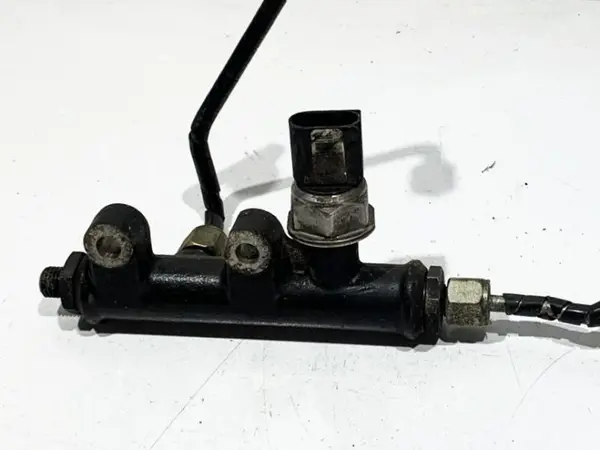 Rampa injectie 4R8Q-9C066-AE Citroen C6 (2005-2012) 2.7 hdi