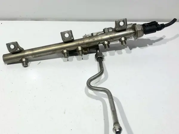 Rampa injectie 7537319 05 BMW Seria 3 (2006-2012) [E92] 2.0i; 1.6 benzina N43b20a; N43B16