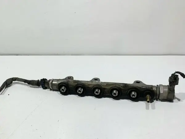 Rampa injectie 8200842432 Renault Laguna 3 (2007-2010) 2.0 dci