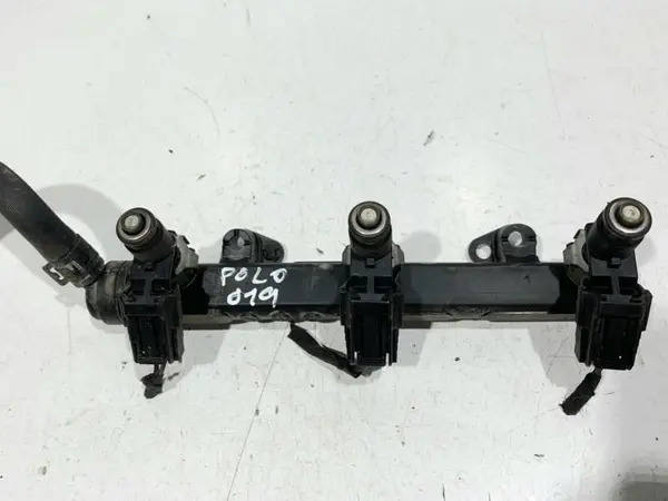 Rampa injecție cu injectoare 04C133313 Skoda Fabia 3 (2014-2018) 1.0 benzina CHYB