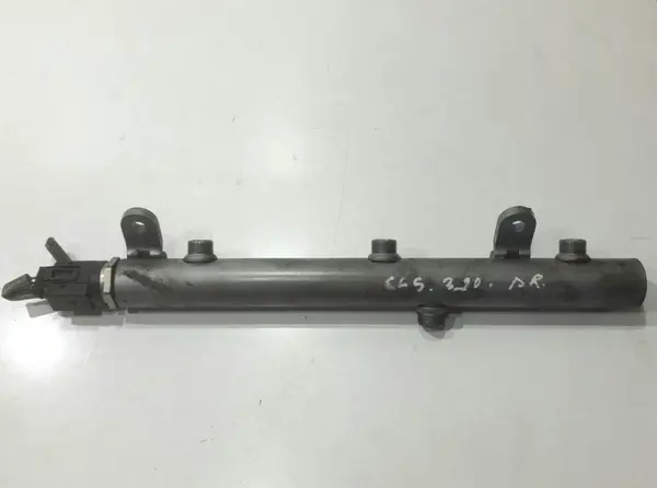 Rampa injectie dreapta A6420702695 Mercedes CLS (2004-2010) [C219] w219 320 cdi