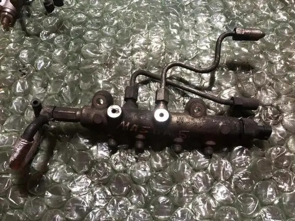 Rampa injectie RF7J 06G2377 Mazda 6 (2002-2007) 2.0d