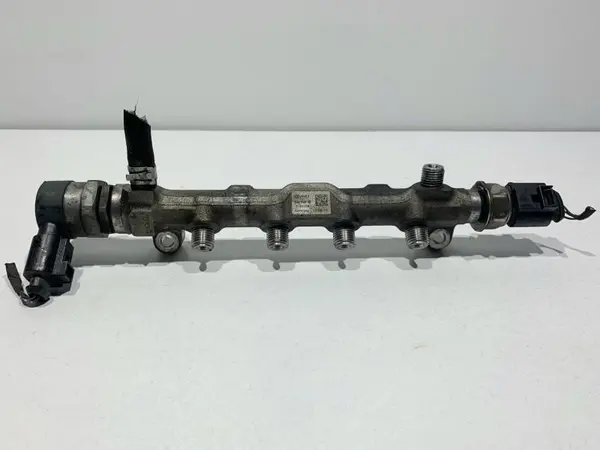 Rampa injectoare 04L089B Volkswagen Golf 7 (2012-2017) 2.0 tdi CKFC