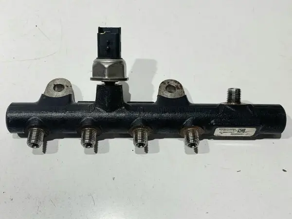 Rampa injectoare 175210651R Renault Scenic 3 facelift (2012-2013) 1.5 dci