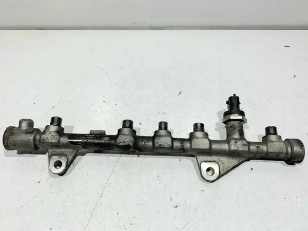 Rampa injectoare 8200750048 Renault Megane 2 (2003-2008) 1.9 DDIS F9Q euro 4