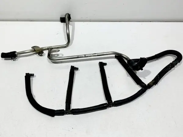 Rampa retur injectoare cu conducta combustibil 03L130235P Volkswagen Golf 6 (2008-2013) 1.6 tdi CAYC