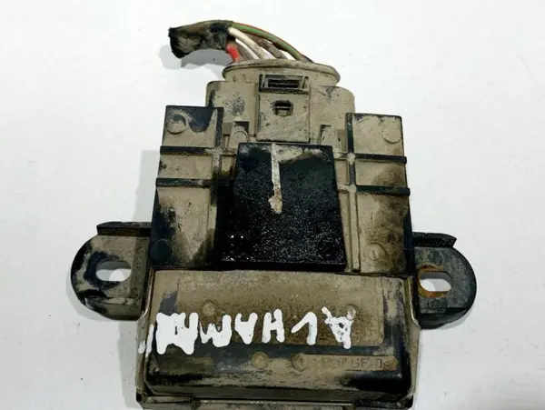 Releu / modul pompa combustibil 5Q0906121F Volkswagen Tiguan facelift (2011-2015)