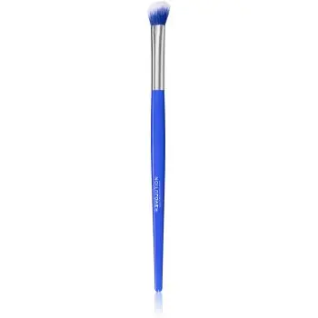 Revolution Relove Brush Queen perie pentru difuzarea machiajului