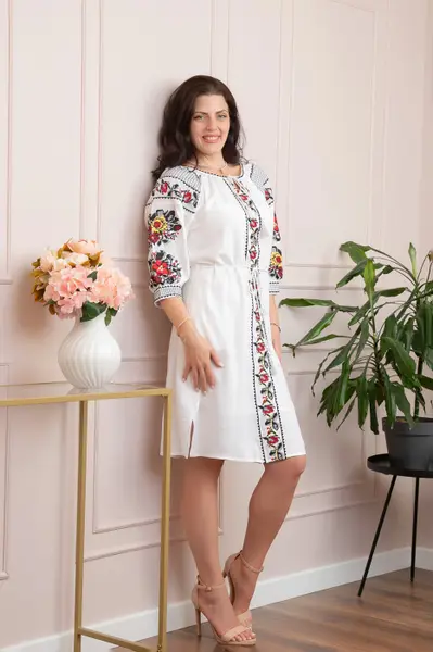 Rochie alba cu motiv floral multicolor Nina