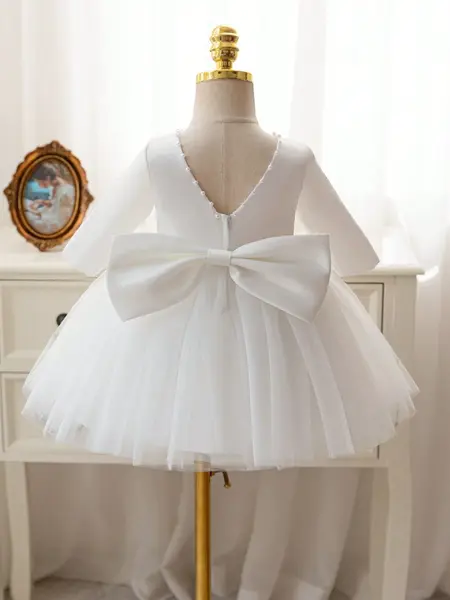Rochie albă de prințesă, decor cu perle, fundă la spate - 12-18luni (80-86CM)