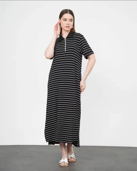 Rochie camasa cu fermoar din jerseu de vascoza, neagra cu dungi albe