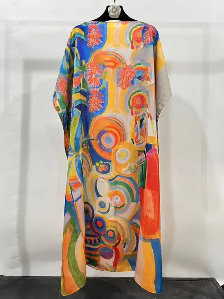 Rochie de plaja lunga tip poncho din matase cu cercuri si motive abstracte multicolore