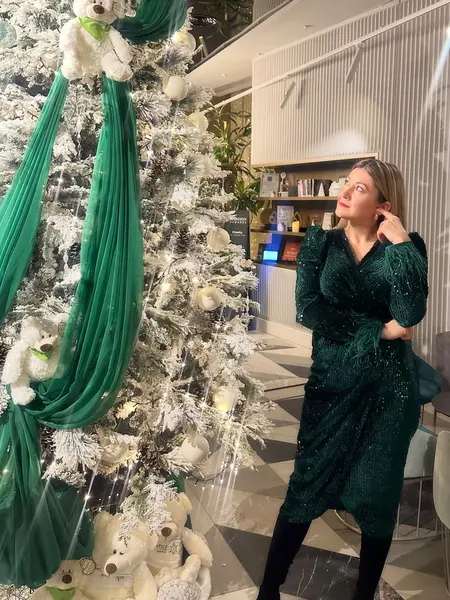 Rochie din catifea verde cu paiete - M INTL