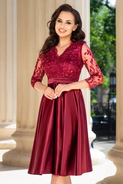 Rochie eleganta midi in clos Inna bordo
