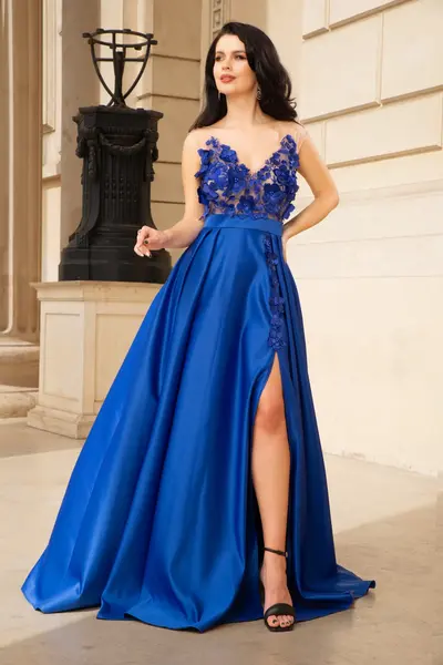 Rochie lunga Abigail royal de lux tip printesa din tafta cu flori 3D
