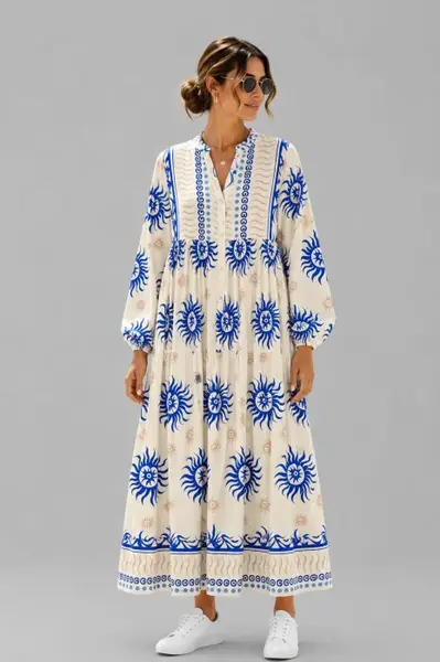 Rochie maxi din vascoza cu imprimeu solar si inspiratie boho, alb-albastru