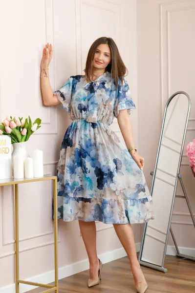 Rochie midi albastra Annalise cu imprimeu floral si funda la decolteu