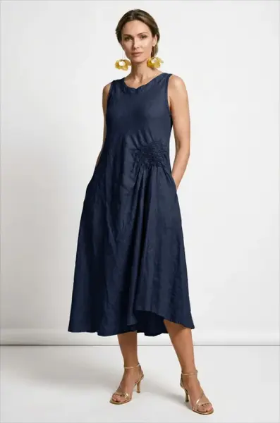 Rochie midi, asimetrica, din in, cu croiala ampla A-line si detaliu drapat, bleumarin
