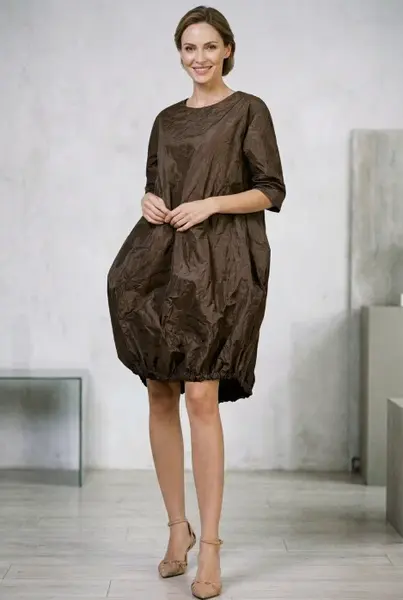 Rochie midi cu volum tip balon din tafta cu memorie, cafenie