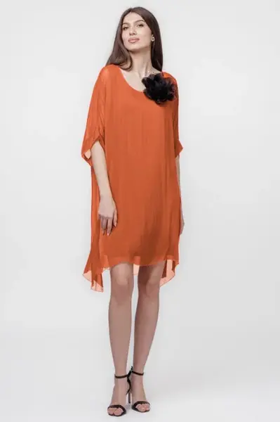 Rochie midi, dreapta, din matase si vascoza, cu funda pe spate, caramizie