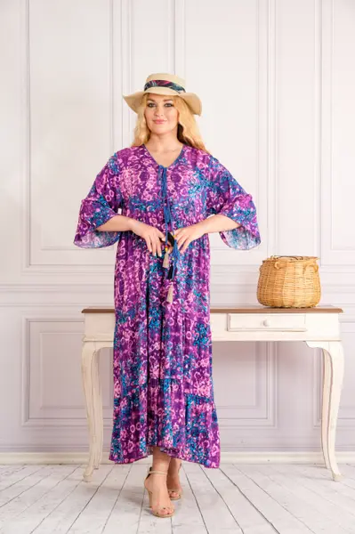 Rochie mov lunga boho chic cu imprimeuri florale albastre