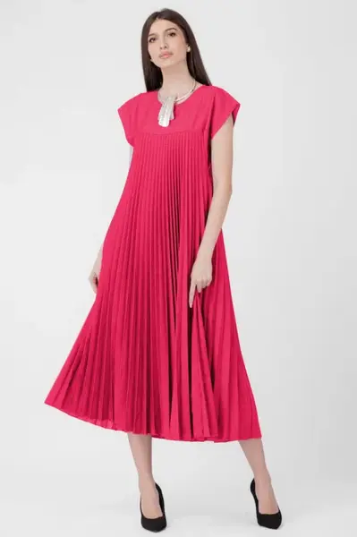 Rochie plisata A-line lunga, material fin si usor creponat, fucsia