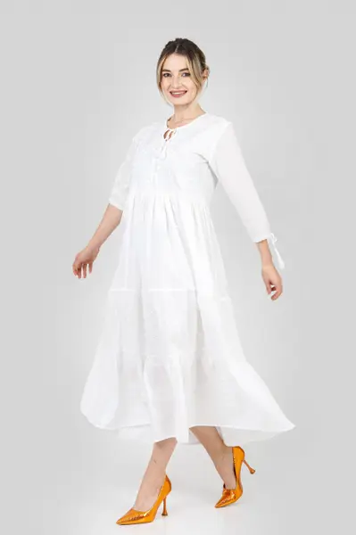 Rochie traditionala alba cu motiv floral alb Clara
