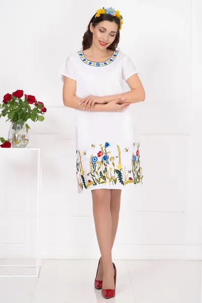 Rochie traditionala alba din in brodata cu flori multicolore