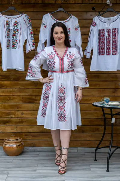 Rochie Traditionala Dorinuta 2
