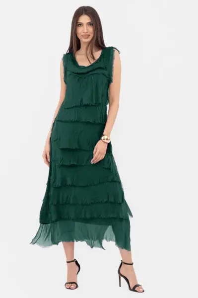 Rochie verde inchis din matase si vascoza cu volane franjurate suprapuse, fara maneci