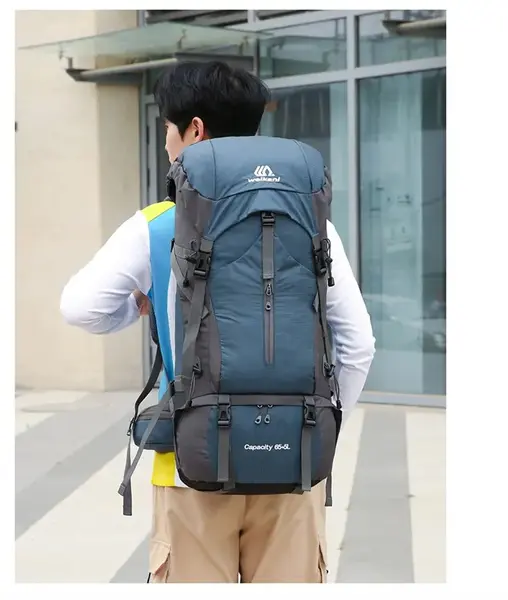 Rucsac drumetie 70L cu husa ploaie si sistem prindere echipament 70x32x23 cm
