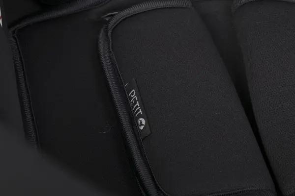 Scoica auto Colibro Petit i-Size, omologata R129, cu tetiera reglabila, copertina ajustabila, maner de transport ajustabil, pentru copii intre 40-87 cm sau 0-13 kg, Onyx