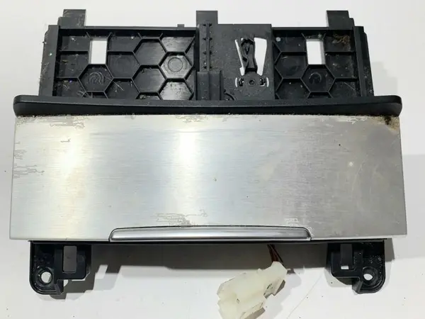 Scrumiera bord 4L0857951 Volkswagen Touareg 2 (2010-2015) [7P]