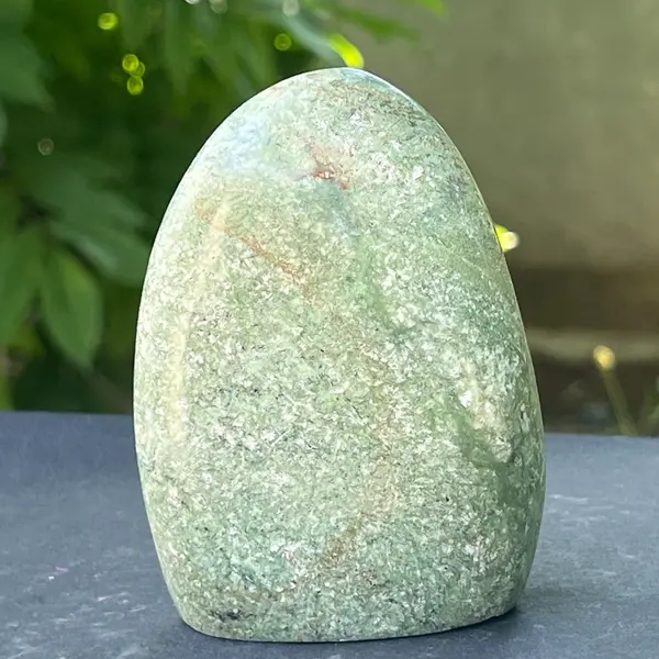 Sculptura crisopraz forma libera | Model L2