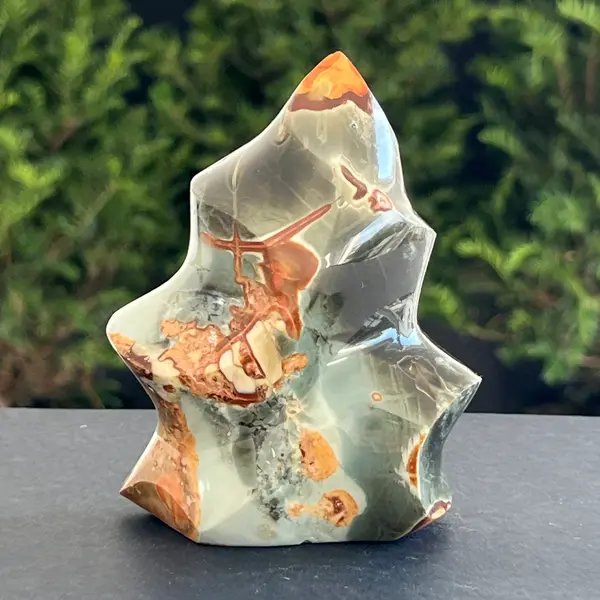 Sculptura jasp policrom forma flacara | Model 2