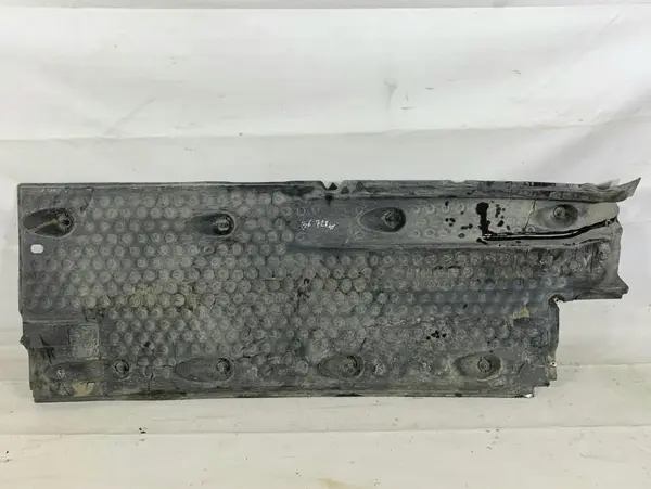 Scut lateral / caroserie stanga 3C0825201D Volkswagen Passat B6 3C (2005-2010)