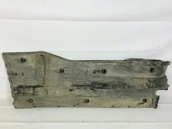 Scut lateral / caroserie stanga Volkswagen Passat B8 (2014-2019)