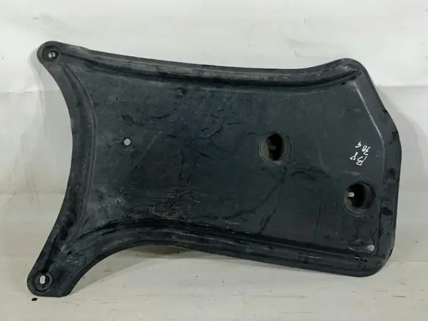 Scut spate protectie rezervor 8K0825219 Audi A4 (2007-2011) [8K2, B8]