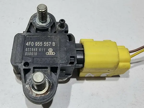 Senzor impact 4F0955557B Audi A6 facelift (2008-2011) [4f, C6]