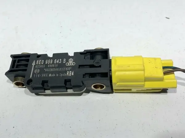 Senzor impact 8E0959643B Audi A4 (2001-2004) [8E2, B6]