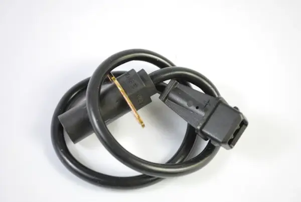 Senzor pozitie arbore cotit potrivit ALFA ROMEO 164, 33; CITROEN JUMPER I; FIAT CROMA, DUCATO, FIORINO MINIVAN, REGATA, TEMPRA, TIPO, UNO; LANCIA THEMA; PEUGEOT BOXER 1.3-2.9 10.83-