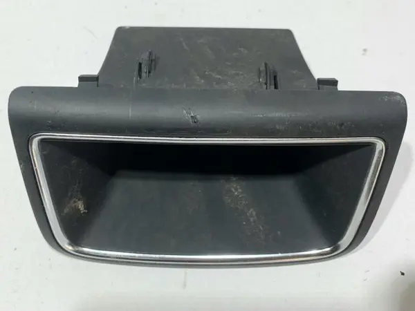 Sertar / spatiu depozitare spate 8K0863300B Audi A4 facelift (2011-2015) [B8.5]