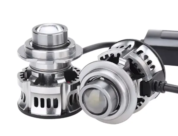 Set 2 becuri V6 auto LED H7 de 100W 6000k lumina alb rece si flux luminos