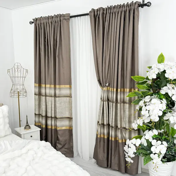 Set 2 Draperii Elite, Satinata, texturata, Maro cu Auriu, 140cm latime x 260cm inaltime, cu tiv lat pt bara